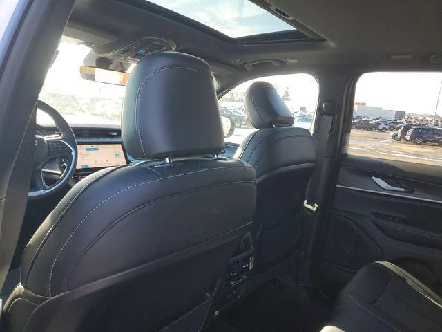 New 2026 Jeep Grand Cherokee Altitude AWD/4WD image 11