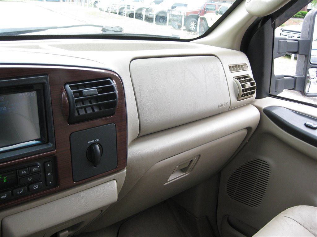 Used 2006 Ford F250 Lariat AWD/4WD image 23