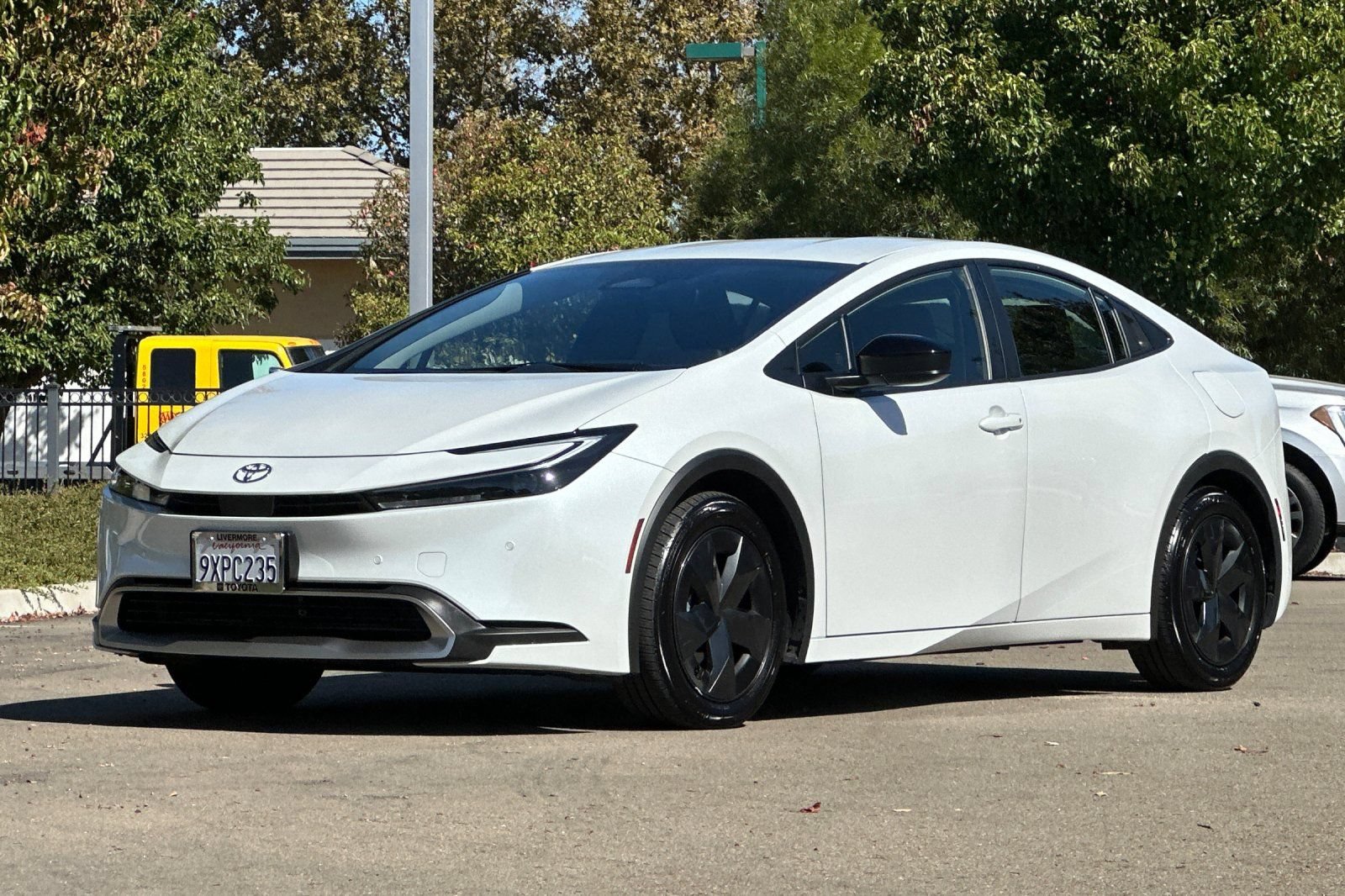 Certified 2026 Toyota Prius Plug-In Hybrid FWD image 9