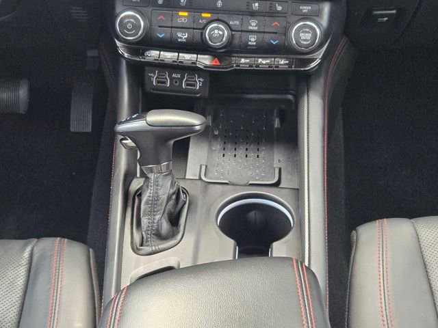 Used 2025 Dodge Durango GT AWD/4WD image 17