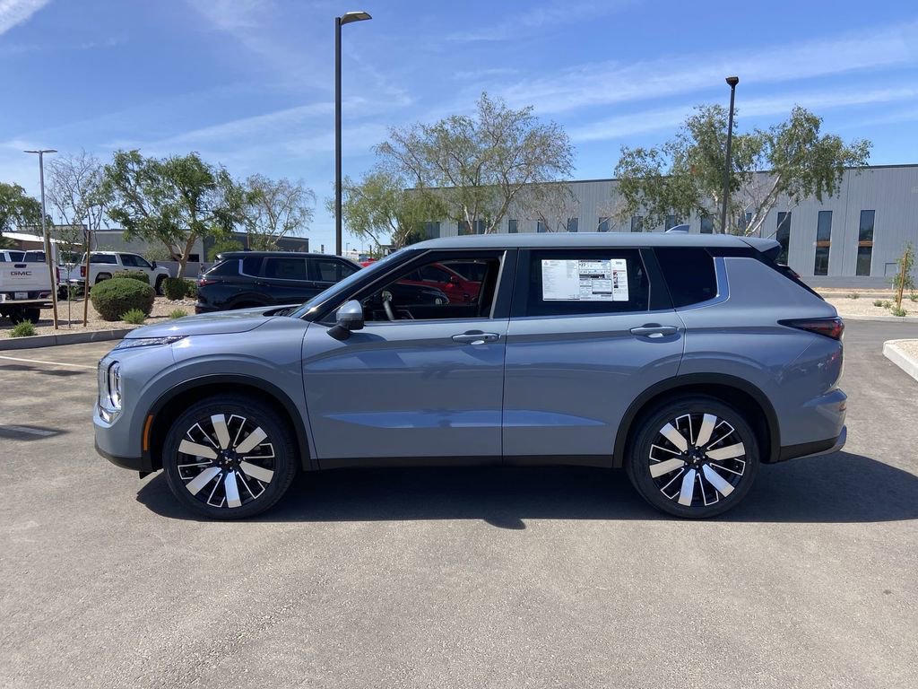 New 2026 Mitsubishi Outlander SE AWD/4WD image 4