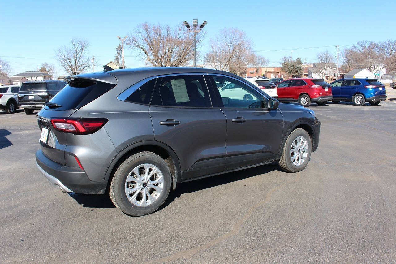 Used 2024 Ford Escape Active w/ Cold Weather Package image 2