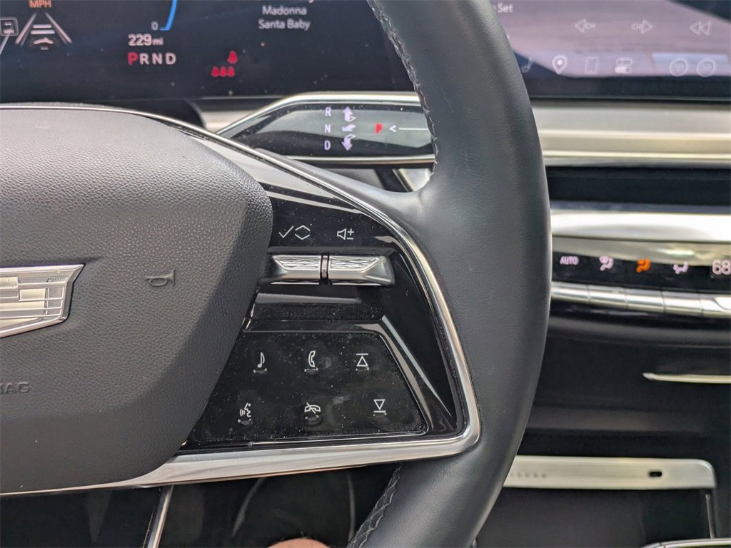 Used 2024 Cadillac Lyriq Luxury image 17