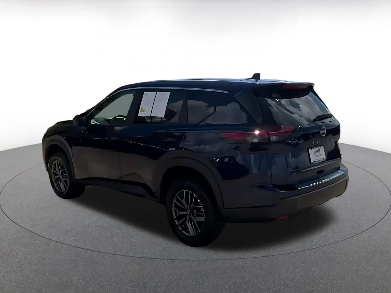Used 2026 Nissan Rogue SV FWD image 9