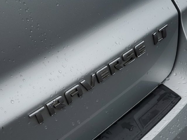 Used 2015 Chevrolet Traverse LT w/ Style and Technology Package FWD image 32