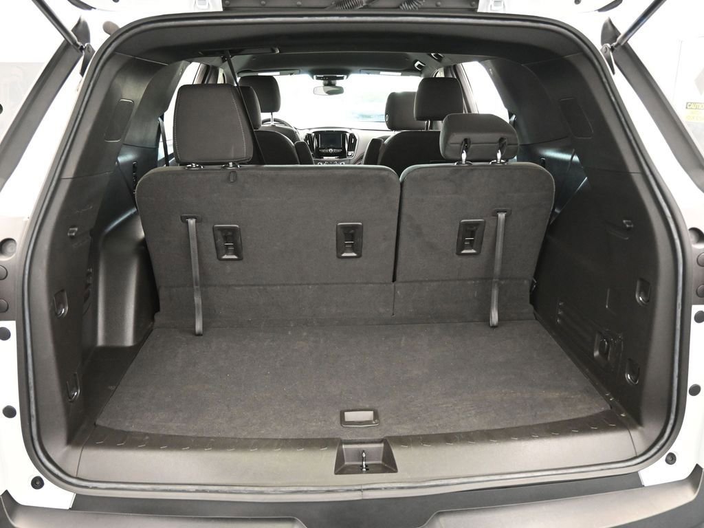 Used 2023 Chevrolet Traverse LT image 37