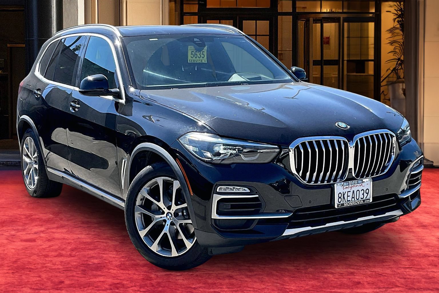 Used 2019 BMW X5 xDrive40i w/ Premium Package 2 AWD/4WD image 2