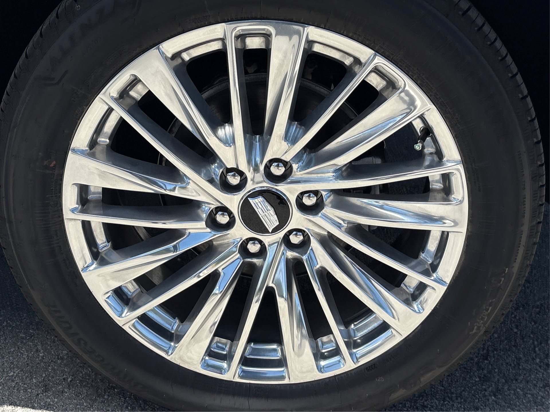 New 2026 Cadillac Escalade ESV Luxury AWD/4WD image 13