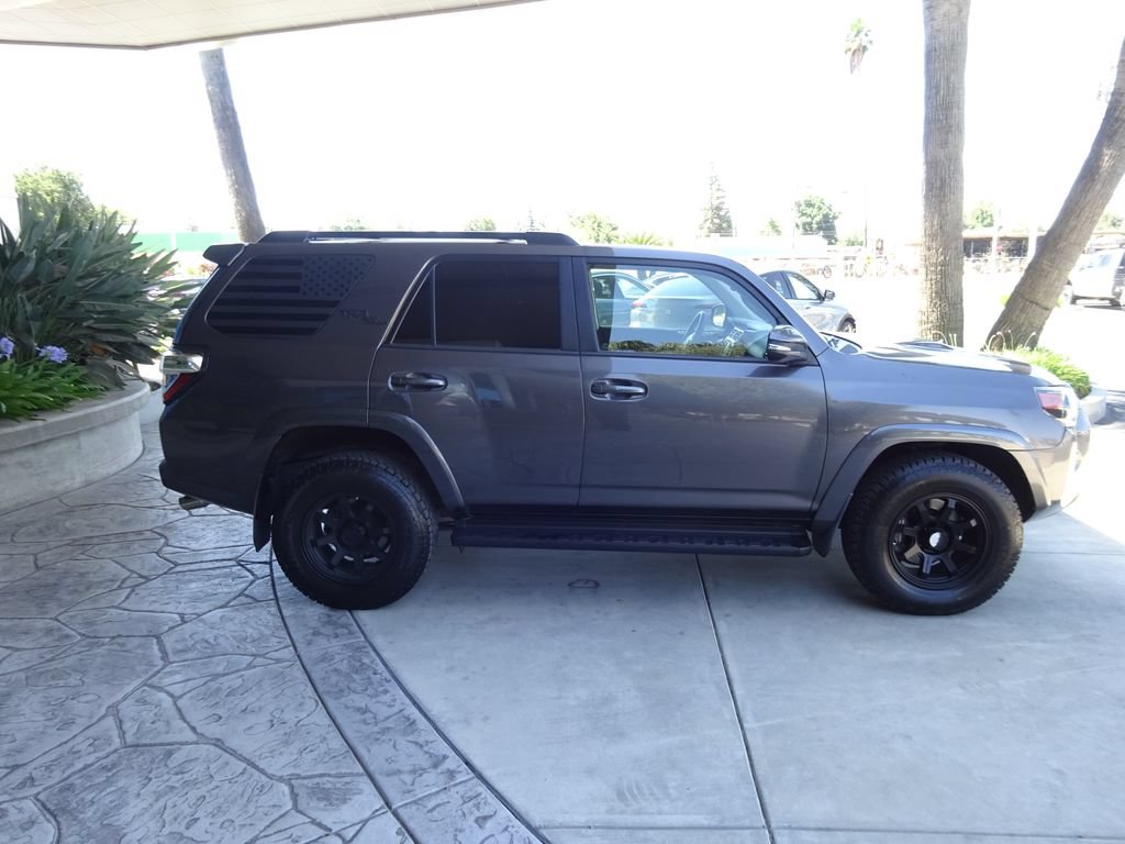 Used 2019 Toyota 4Runner TRD Off-Road Premium AWD/4WD image 9