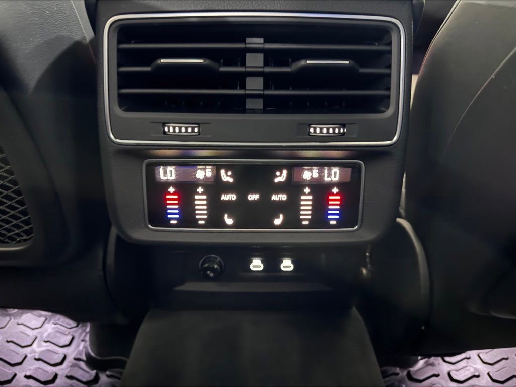 Used 2024 Audi SQ8 Premium Plus AWD/4WD image 24