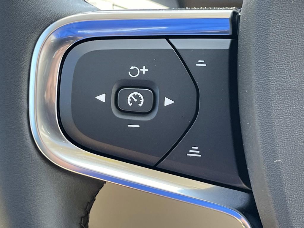 New 2026 Volvo XC40 B5 Plus w/ Protection Package Premier image 30