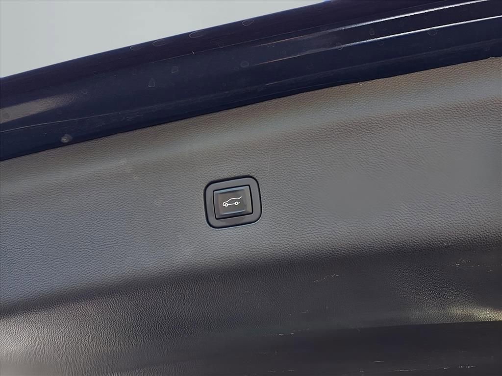 Used 2022 Buick Enclave Avenir w/ Avenir Technology Package image 32