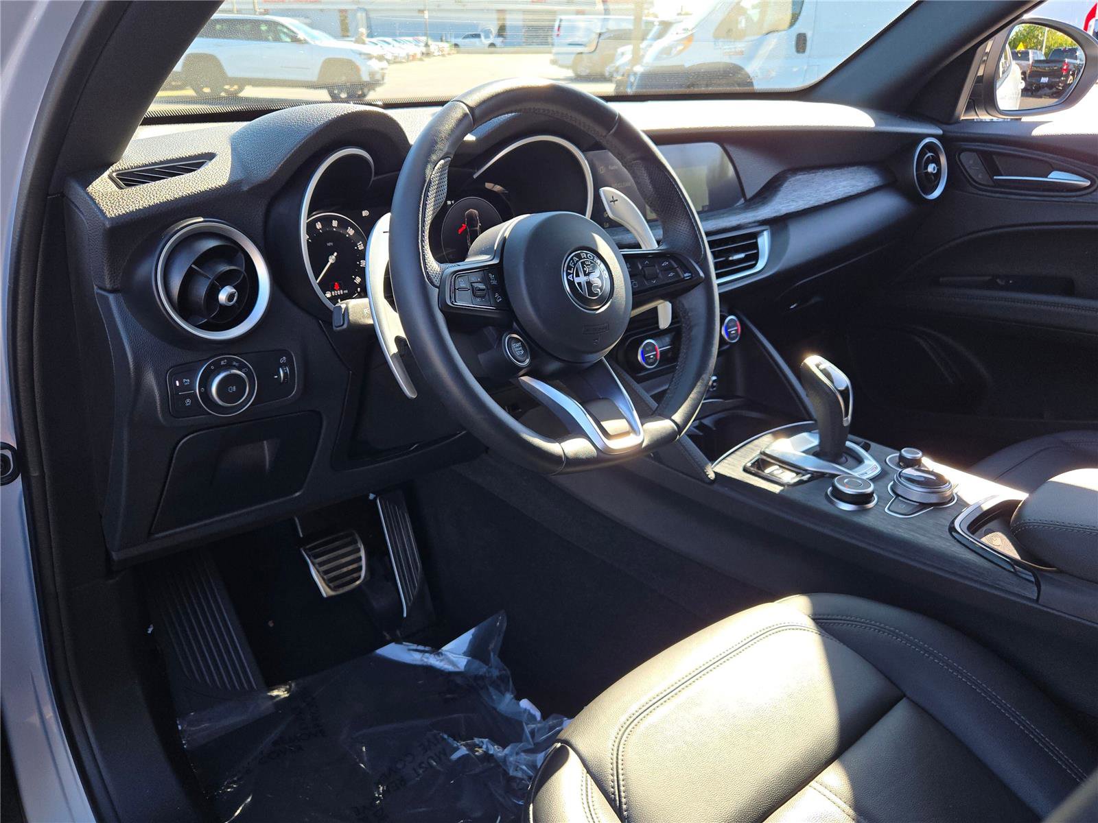 Used 2024 Alfa Romeo Stelvio Sprint image 25