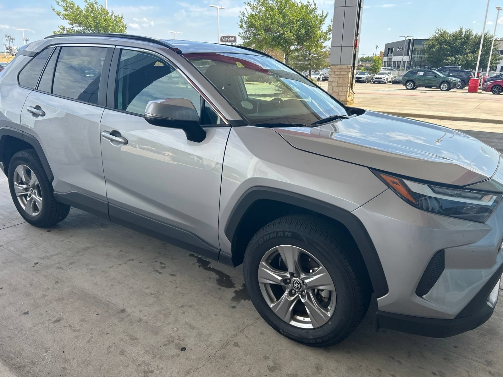 Used 2025 Toyota RAV4 XLE FWD image 4