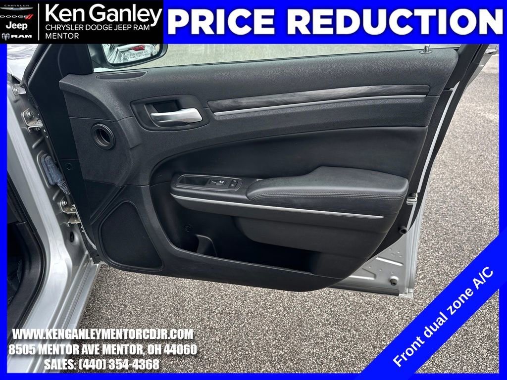 Used 2019 Chrysler 300 Touring w/ Driver Convenience Group image 24