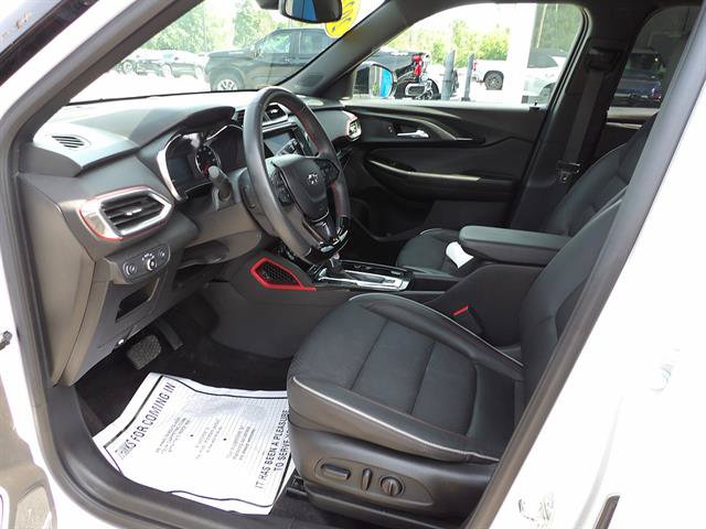 Certified 2022 Chevrolet TrailBlazer RS w/ Sun and Liftgate Package AWD/4WD image 11