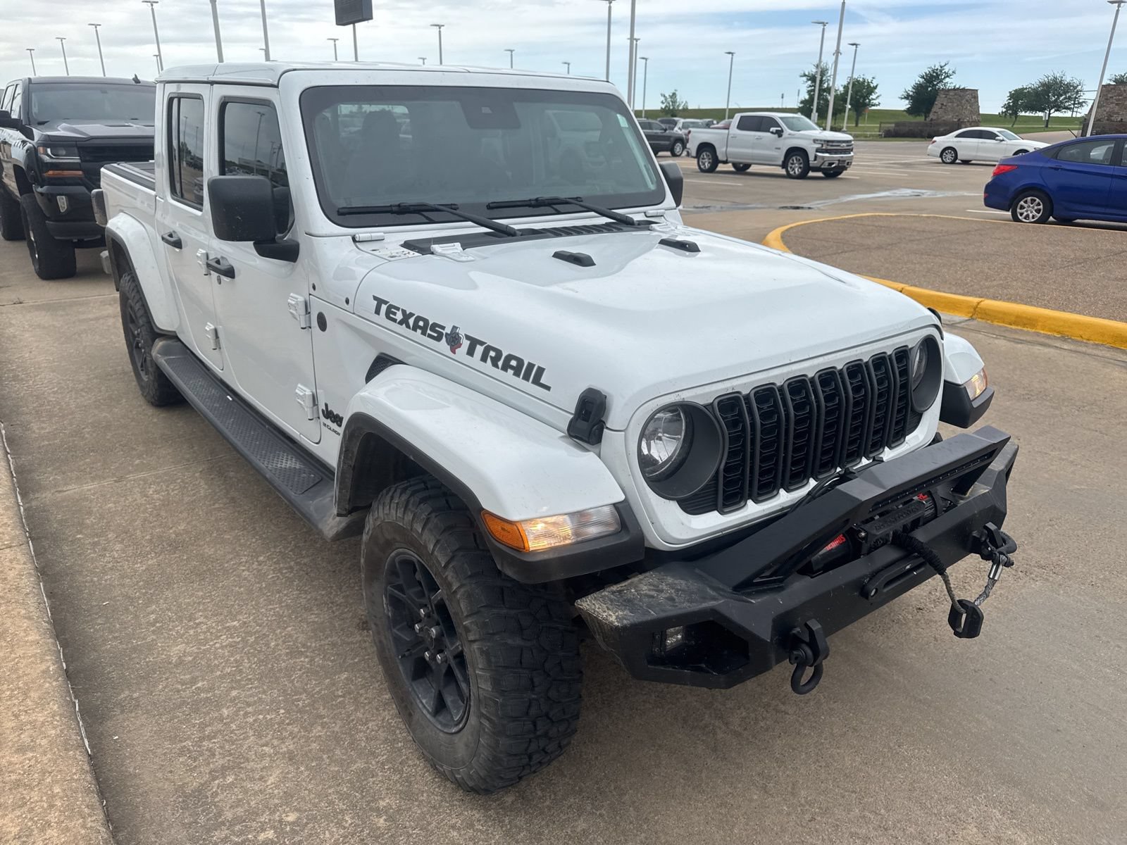 Used 2025 Jeep Gladiator Sport AWD/4WD image 4