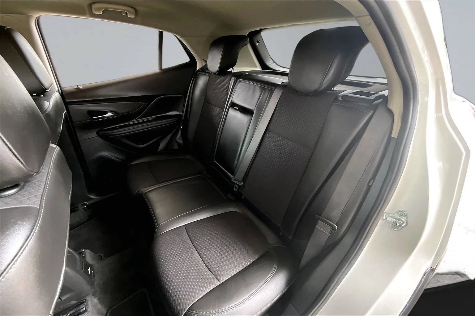 Used 2022 Buick Encore Preferred w/ Safety Package FWD image 19