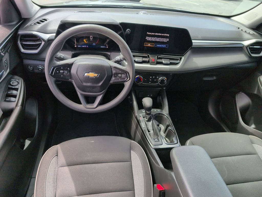 Used 2025 Chevrolet TrailBlazer LT AWD/4WD image 26