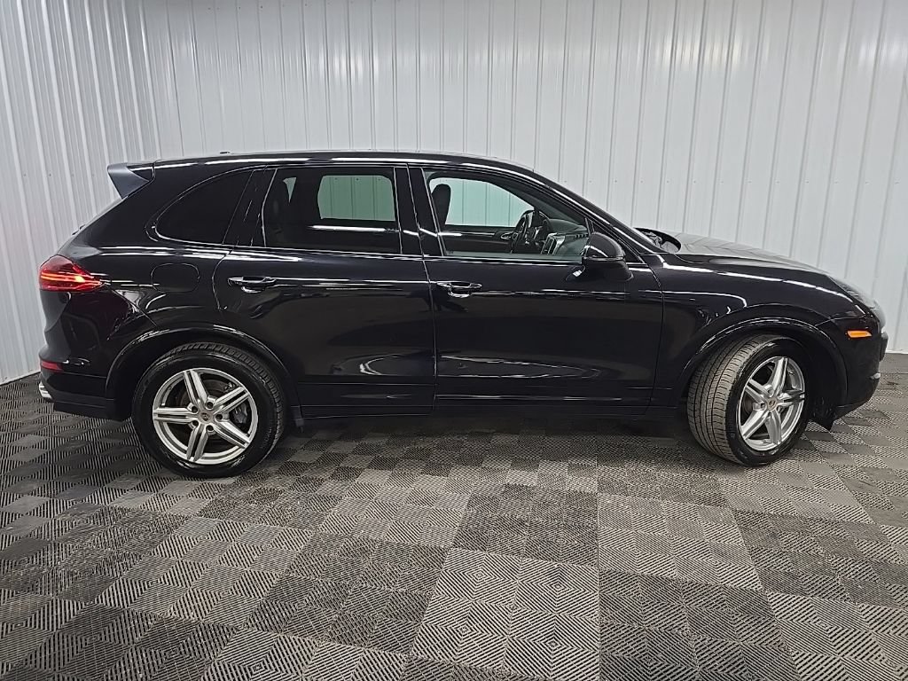 Used 2017 Porsche Cayenne Platinum Edition AWD/4WD image 2