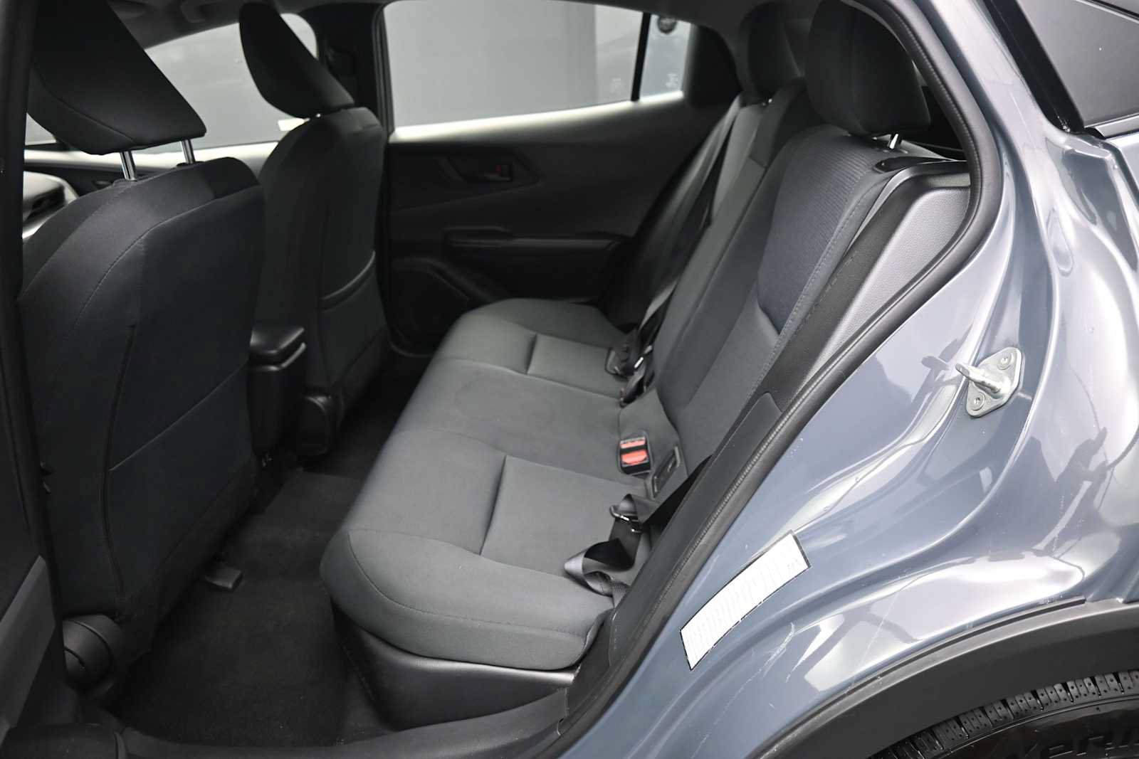 Certified 2025 Toyota Prius LE FWD image 21