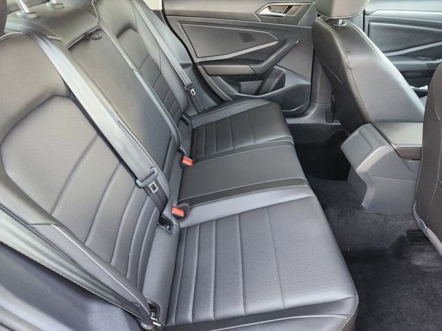 Used 2024 Volkswagen Jetta SE image 30