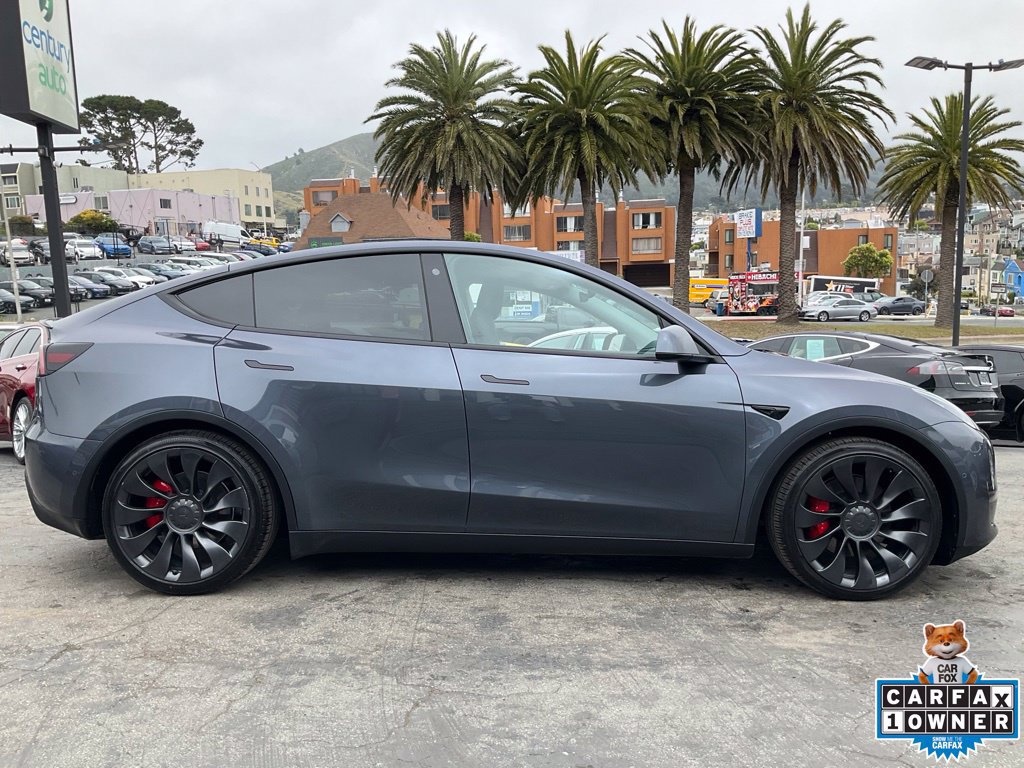 Used 2022 Tesla Model Y Performance AWD/4WD image 3