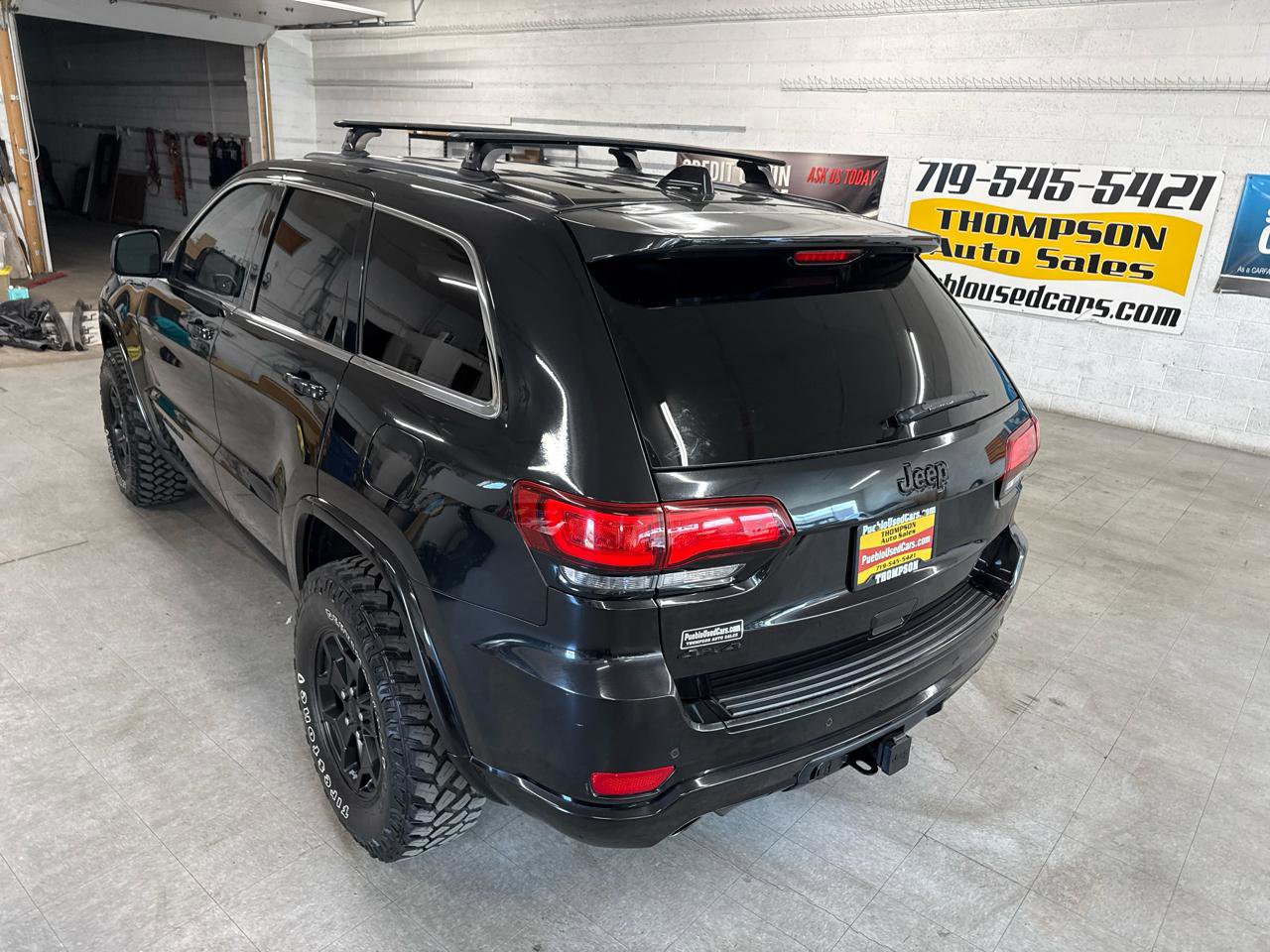 Used 2015 Jeep Grand Cherokee Altitude image 98