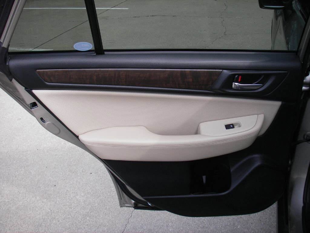 Used 2017 Subaru Outback 2.5i Limited AWD/4WD image 27