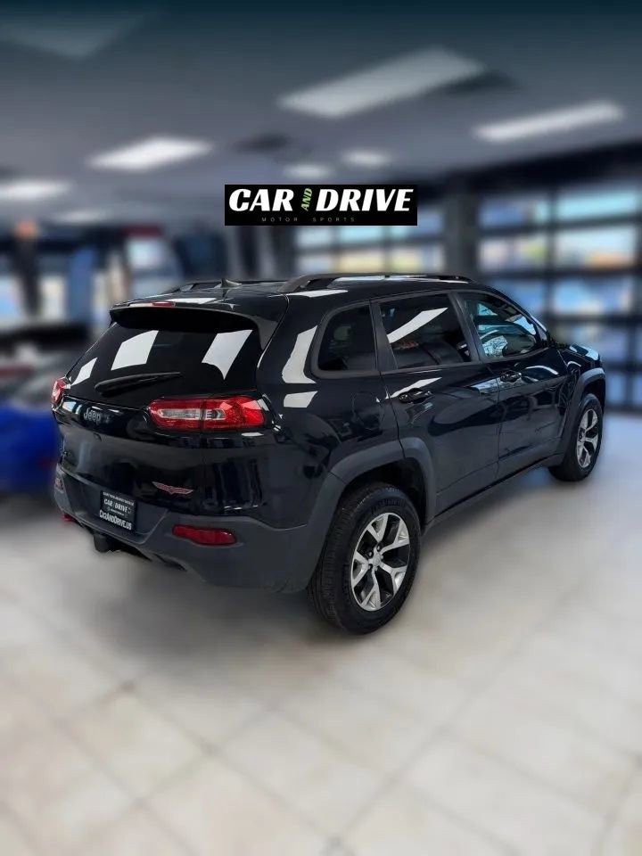 Used 2016 Jeep Cherokee Trailhawk w/ Cold Weather Group AWD/4WD image 4