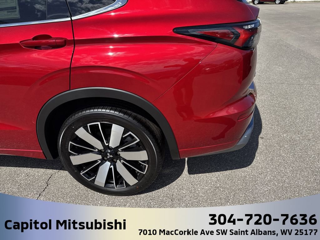 New 2025 Mitsubishi Outlander SEL image 8