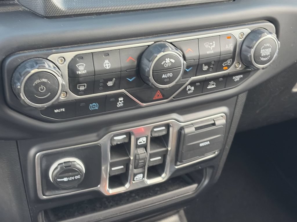 Used 2021 Jeep Wrangler Unlimited Sahara w/ Cold Weather Group AWD/4WD image 24