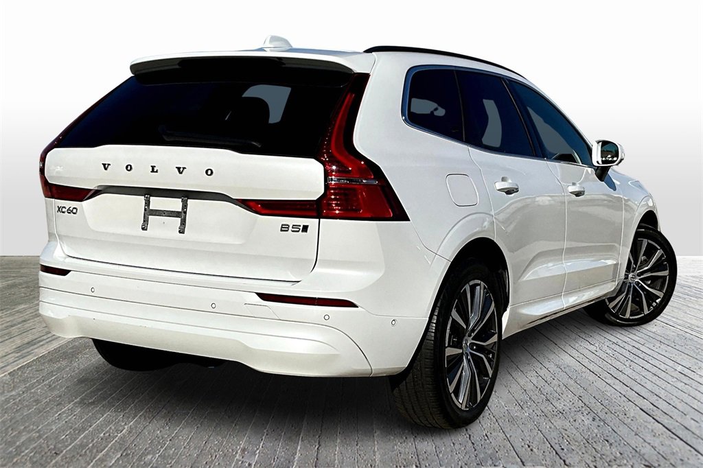 Used 2022 Volvo XC60 B5 Momentum w/ Advanced Package image 9