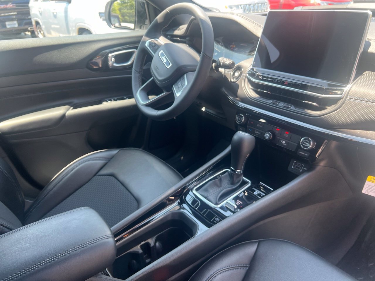 New 2026 Jeep Compass Latitude AWD/4WD image 23