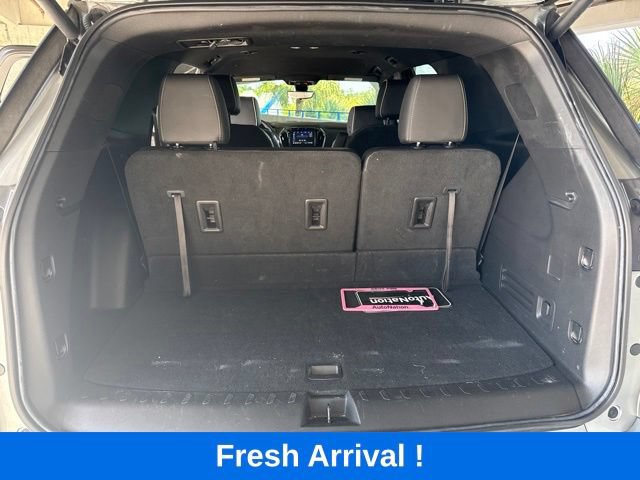 Used 2023 Chevrolet Traverse Premier FWD image 4