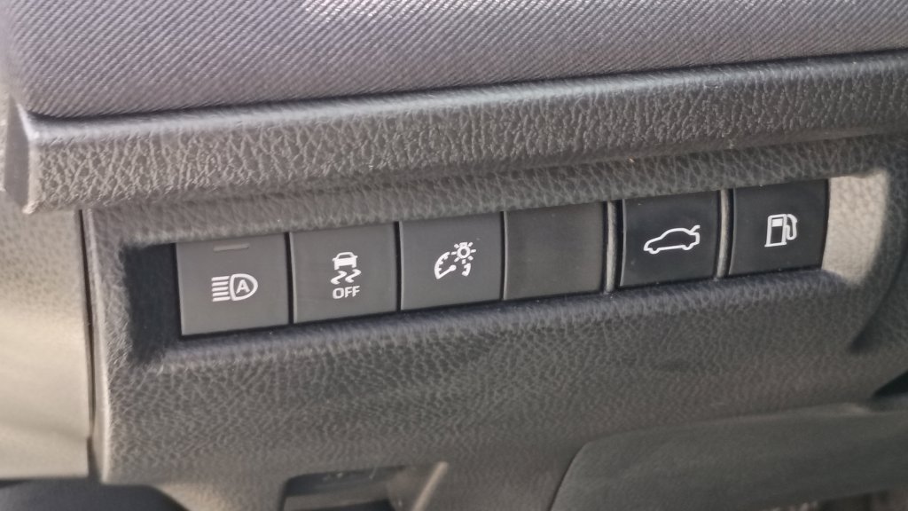 Used 2025 Toyota Camry LE FWD image 21