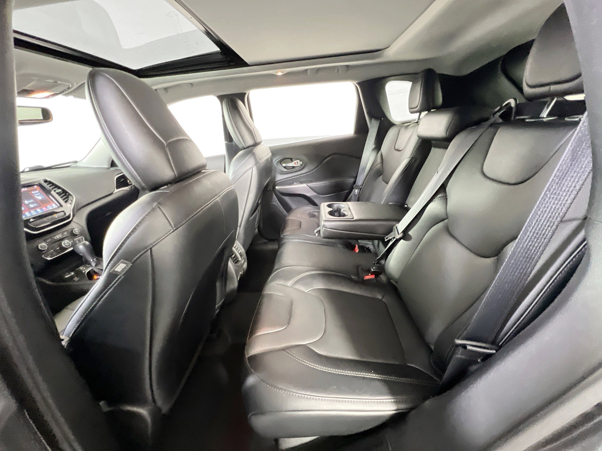 Used 2022 Jeep Cherokee Limited image 24