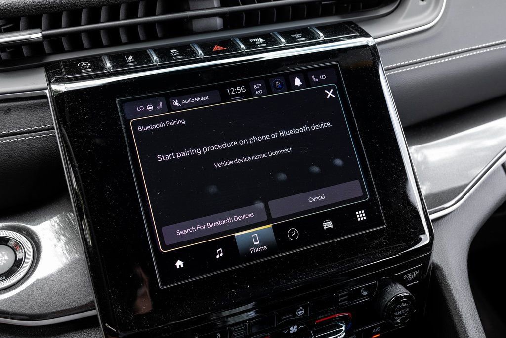 Used 2023 Jeep Grand Cherokee Altitude image 39