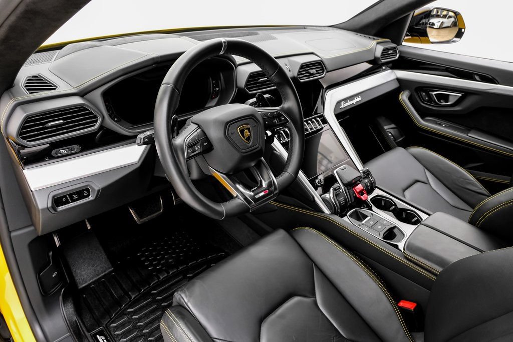 Used 2022 Lamborghini Urus AWD/4WD image 6