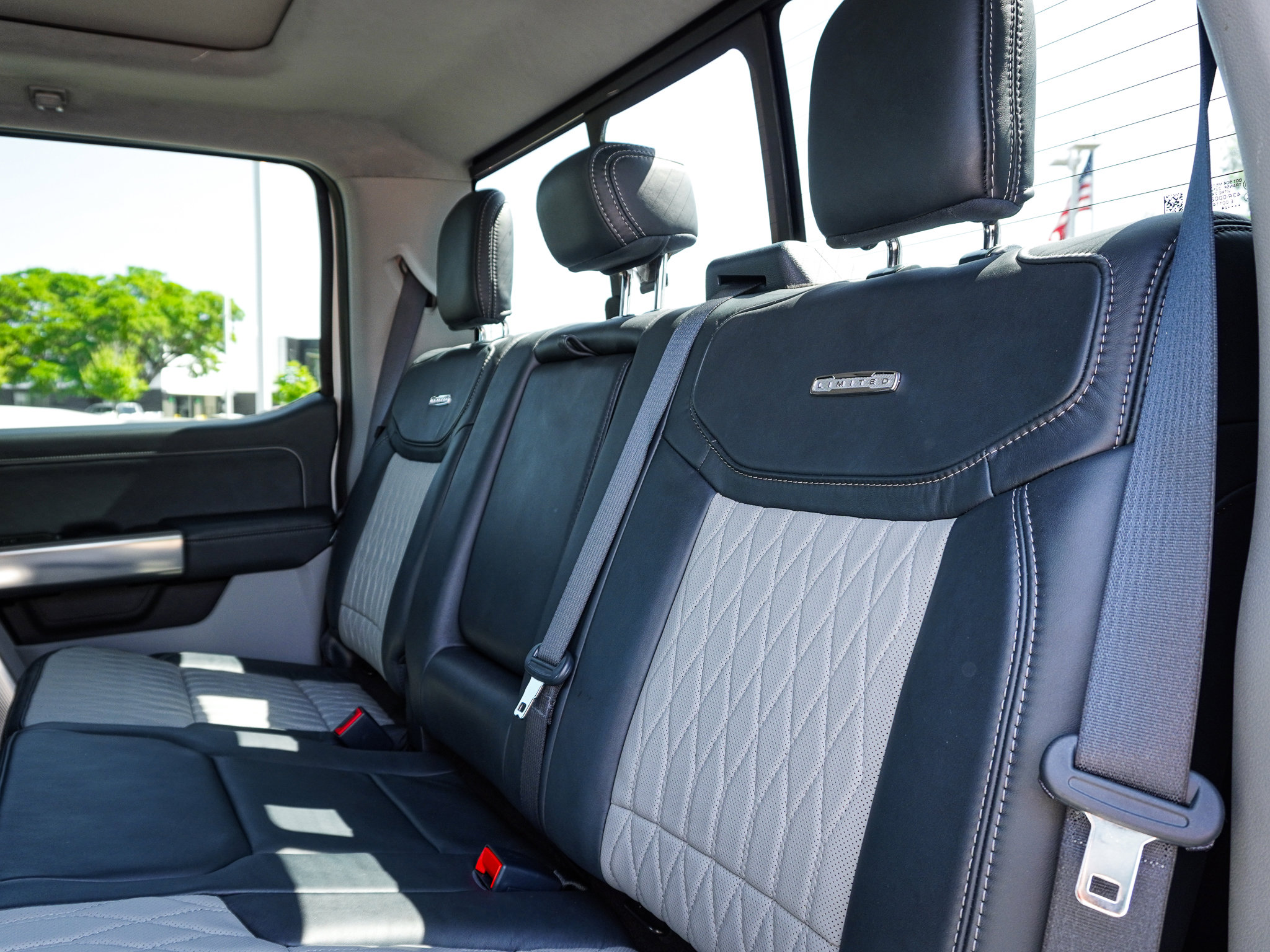 Used 2024 Ford F350 Limited AWD/4WD image 32