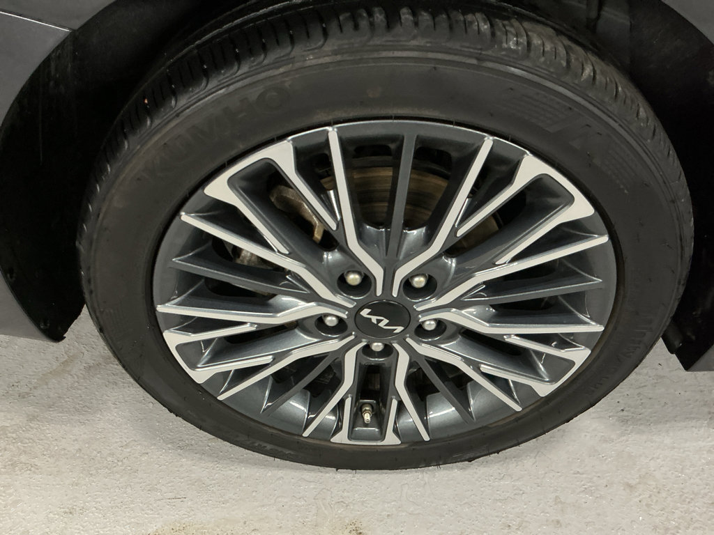 Used 2023 Kia Forte GT-Line w/ GT-Line Technology Package FWD image 5