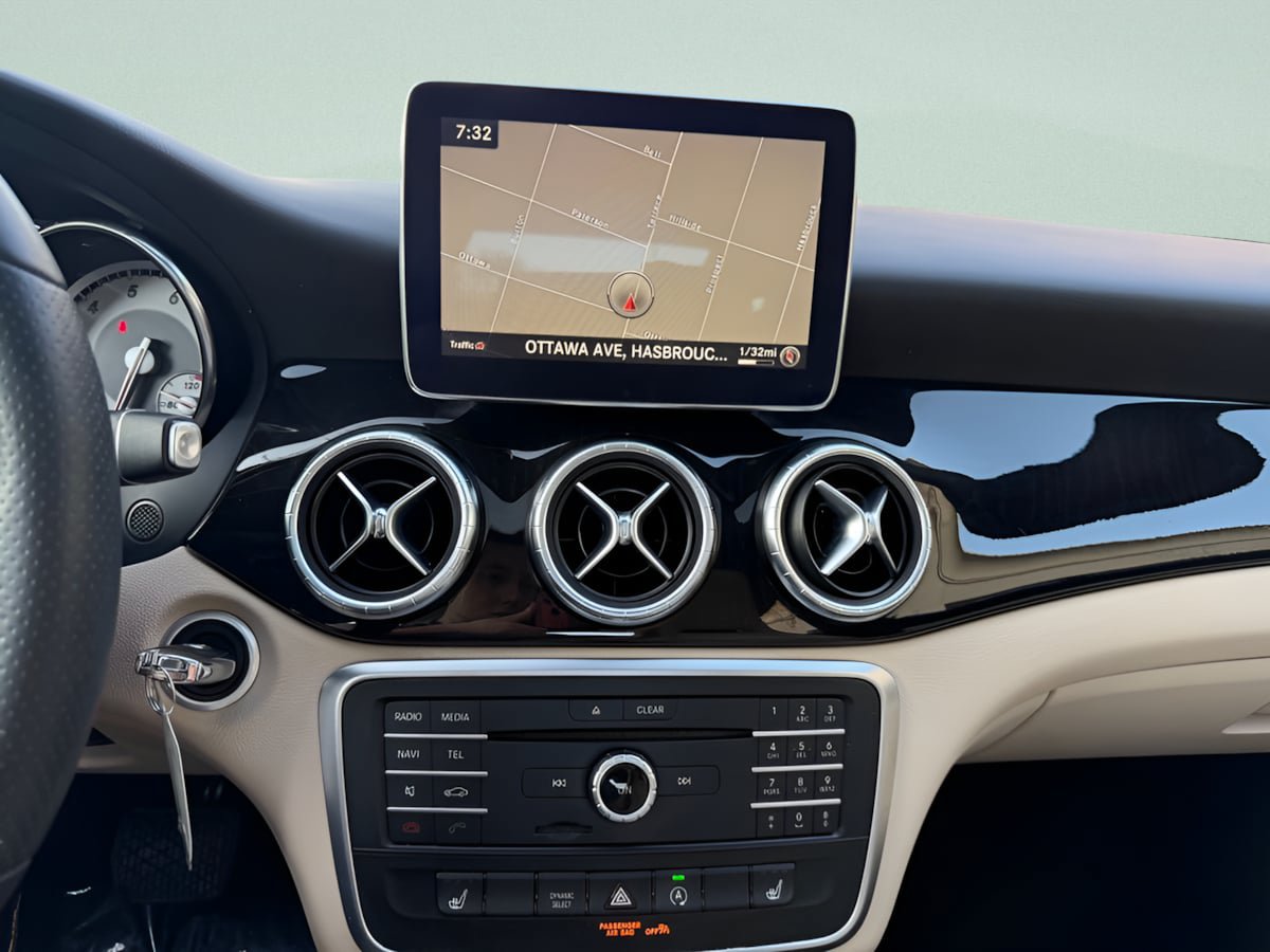 Used 2016 Mercedes-Benz CLA 250 4MATIC image 15
