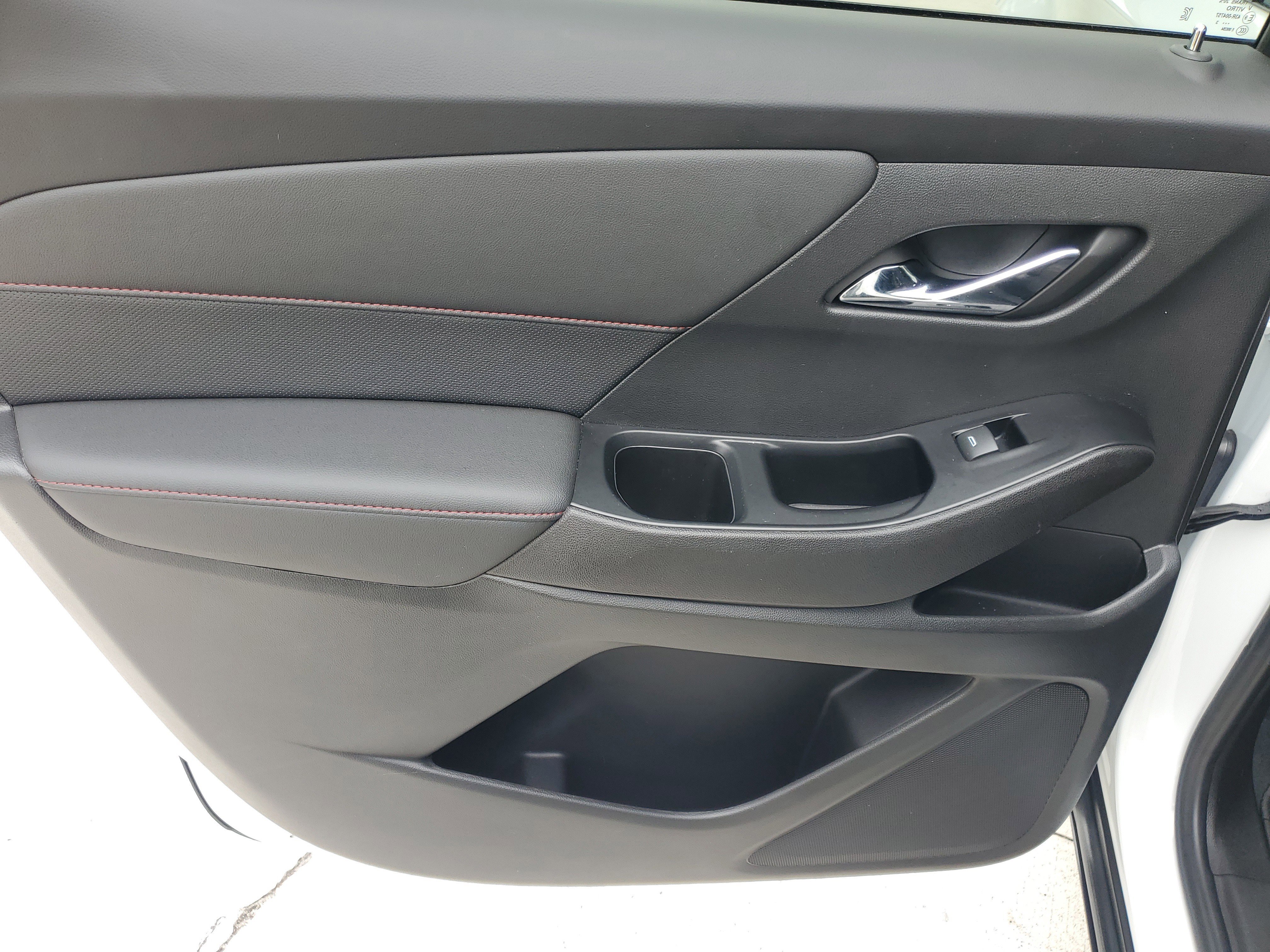 Used 2023 Chevrolet Traverse RS image 18