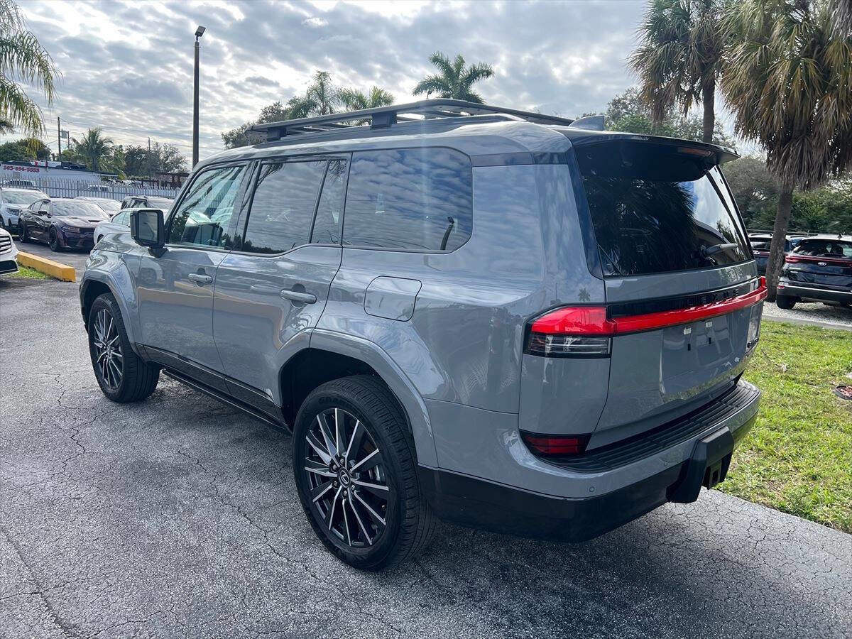 Used 2025 Lexus GX 550 Luxury+ AWD 4dr SUV image 7