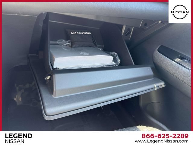 Certified 2025 Nissan Kicks SV w/ SV Premium Package AWD/4WD image 34