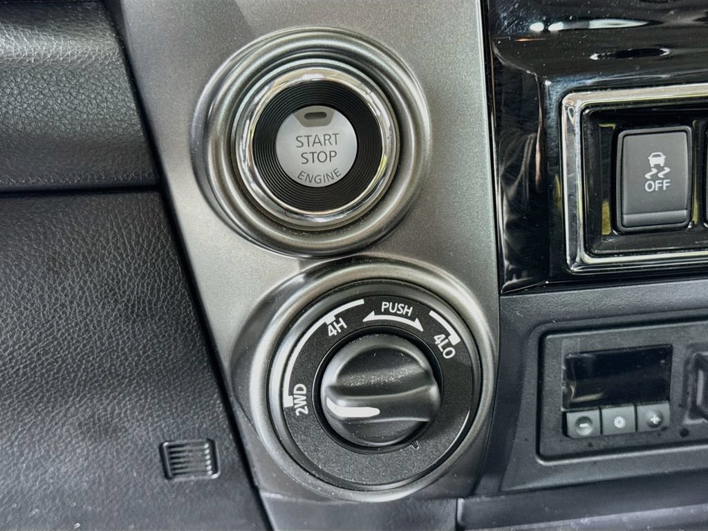 Used 2017 Nissan Titan Platinum Reserve AWD/4WD image 35