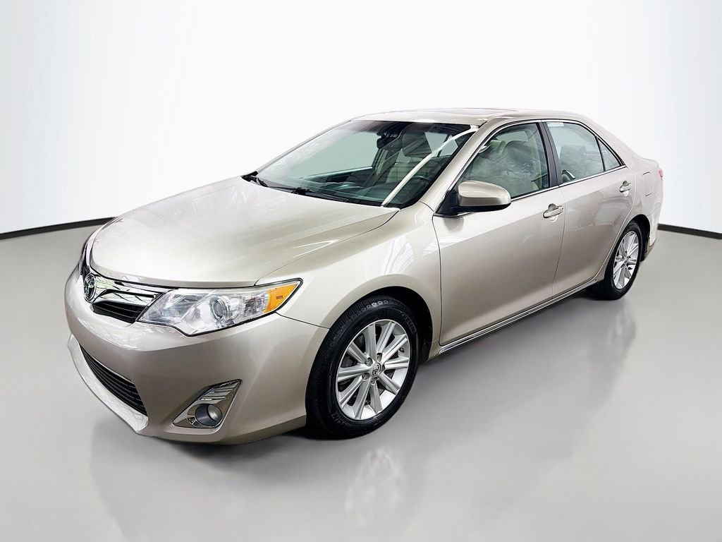 Used 2014 Toyota Camry XLE FWD image 5