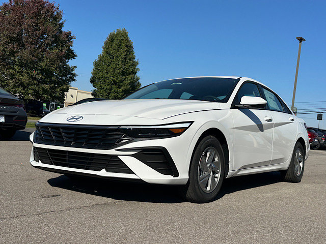 New 2026 Hyundai Elantra SE