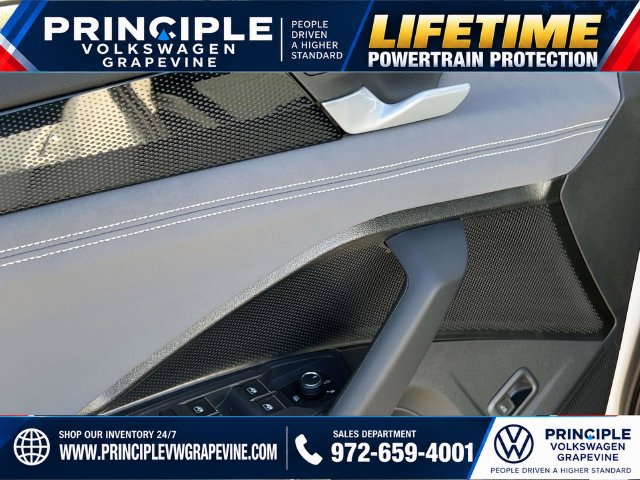 New 2027 Volkswagen Tiguan SE FWD image 11
