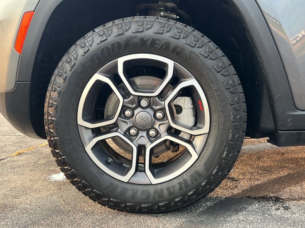 Used 2022 Jeep Grand Cherokee Trailhawk image 13